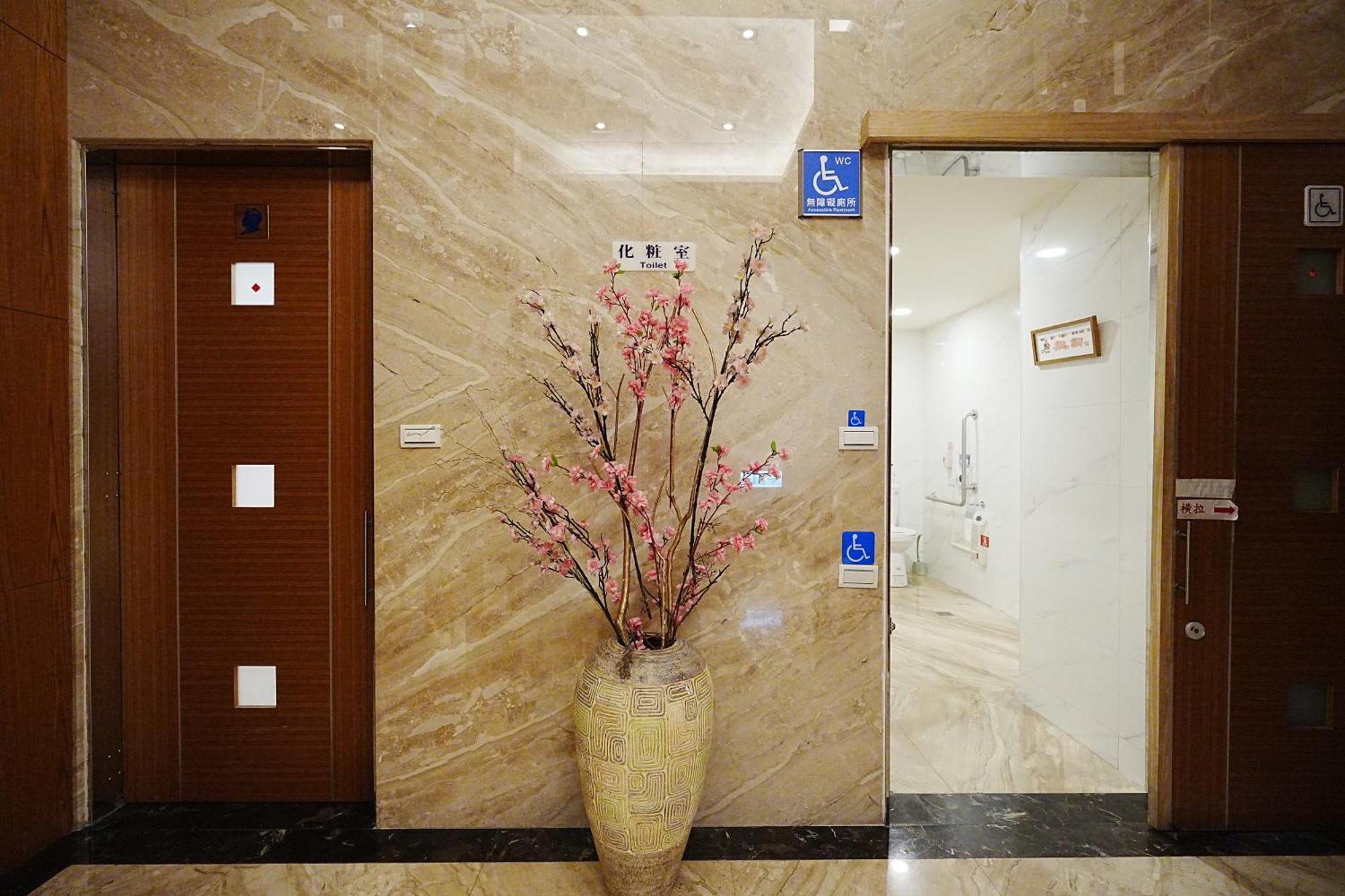 York Hotel Taipei Esterno foto
